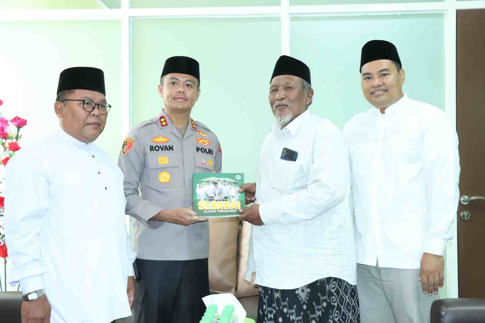 Perkuat Sinergitas, Kapolres Gresik AKBP Rovan Silaturahmi ke MUI dan GKI Gresik