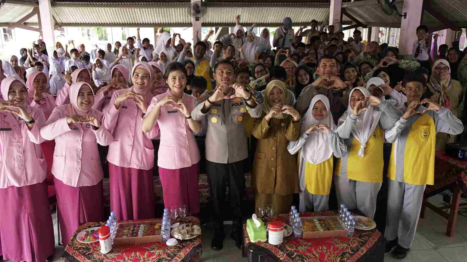 Kapolres Gresik Kunjungi SLB AB Kemala Bhayangkara 2 Gresik, Komitmen untuk Pendidikan yang Lebih Baik