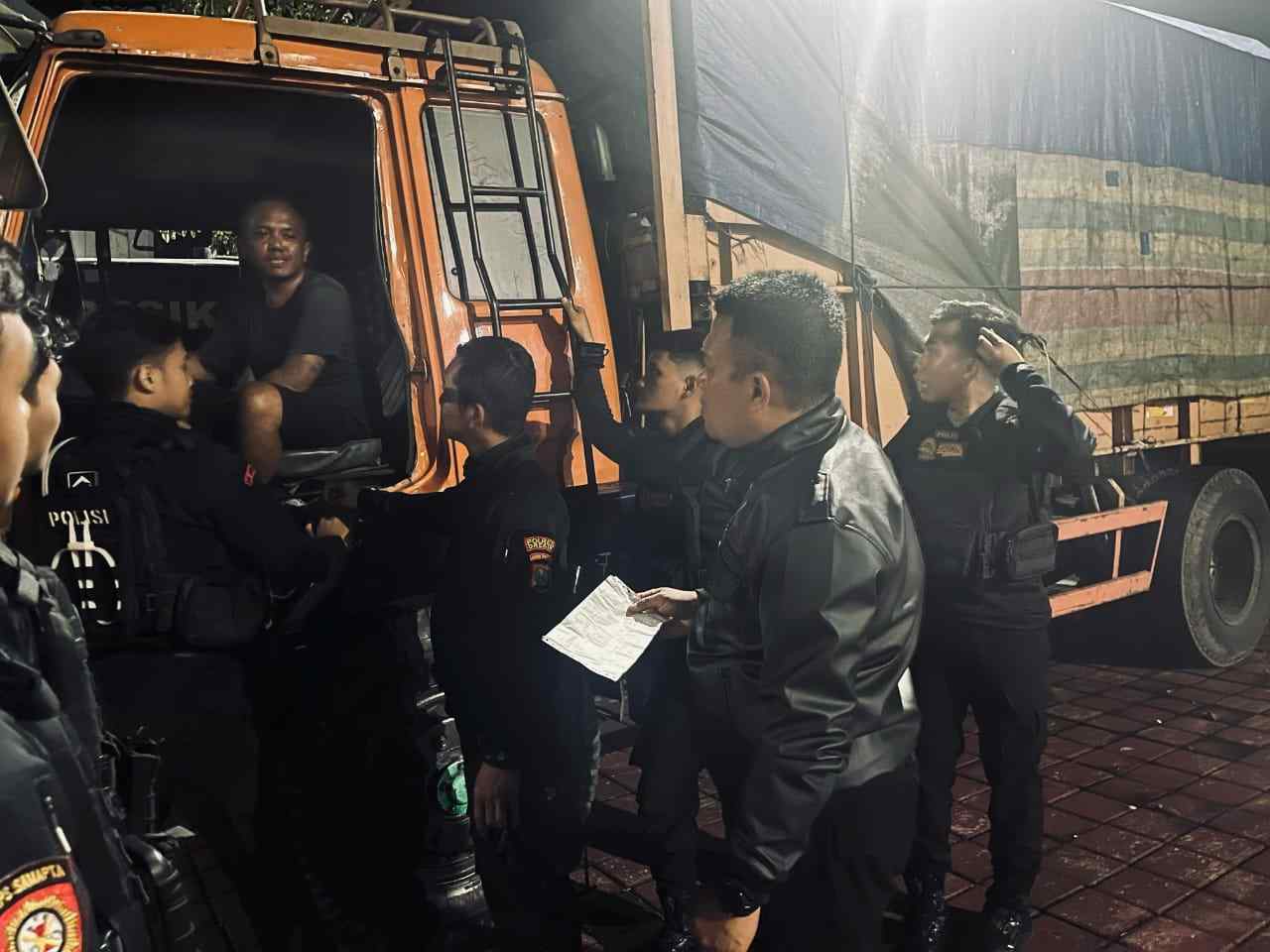 Dapat Aduan Melalui Cak Roma, Polisi Gresik Gagalkan Aksi Penggelapan Besi