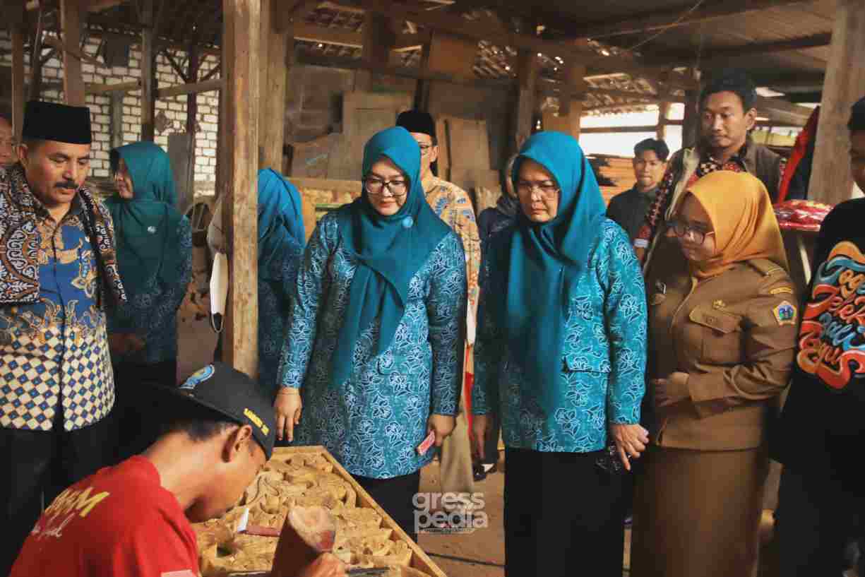 NAWAKARSA AWARD 2025: Beda dari Desa lainnya, Desa Tumapel Duduksampeyan Gresik Miliki UMKM Seni Ukir Yang Sudah Jarang Ditemui