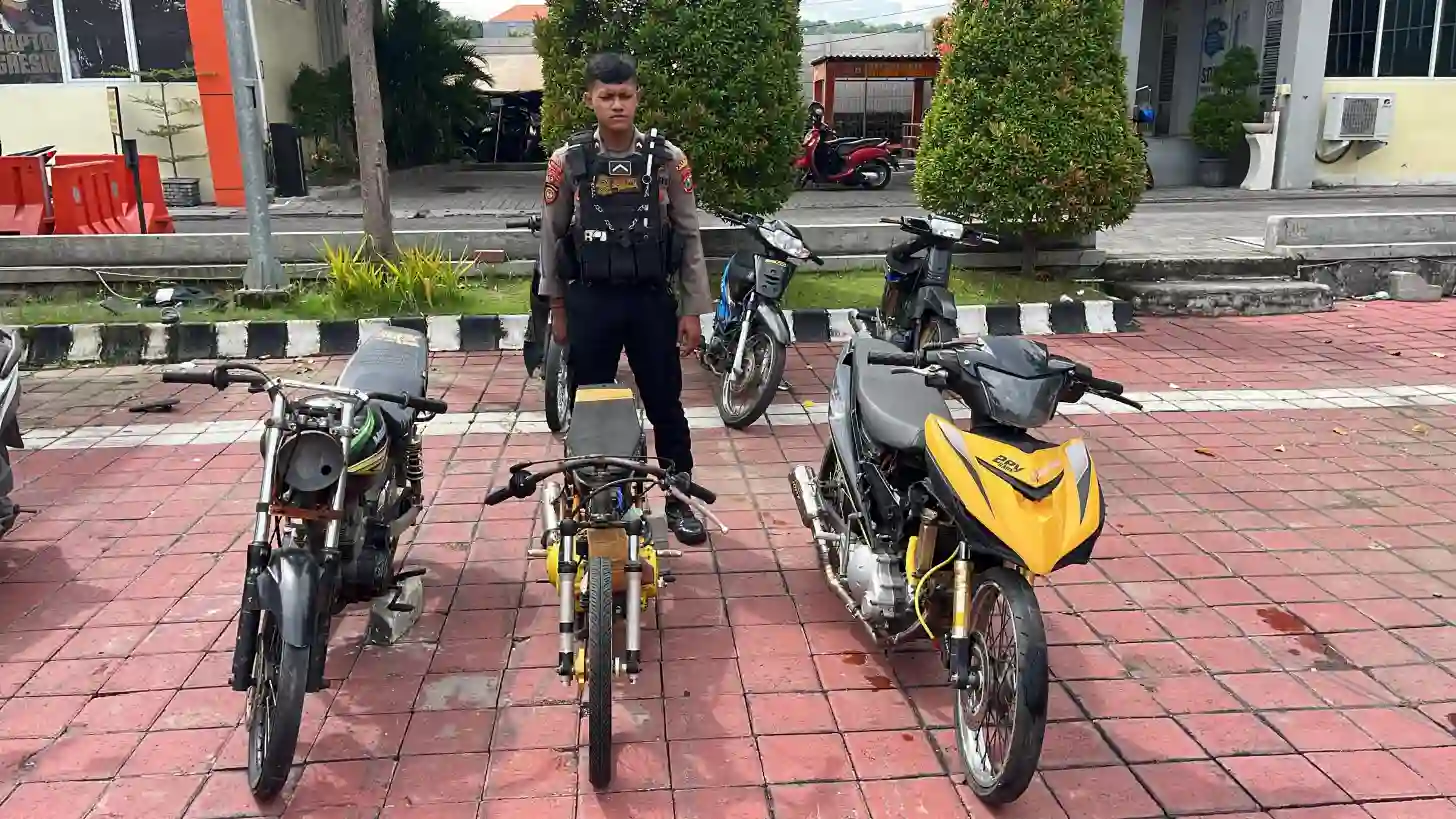 Patroli Raimas Kalam Munyeng Polres Gresik Amankan Tiga Motor Balap Liar di Cerme