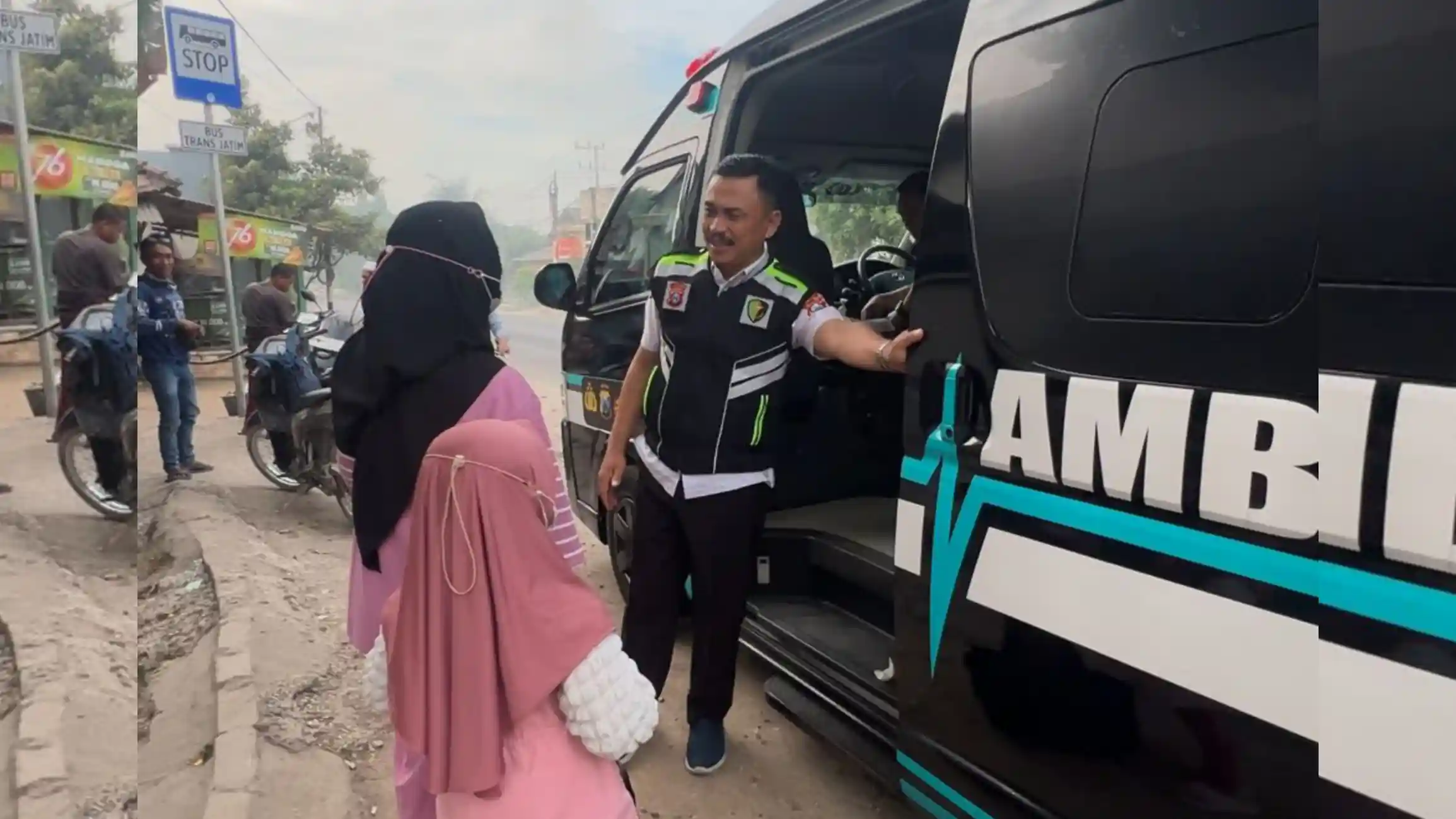 Ambulans Gratis Polres Gresik Bantu Pasien Anak Asal Panceng Kontrol ke RSUD Soetomo Surabaya