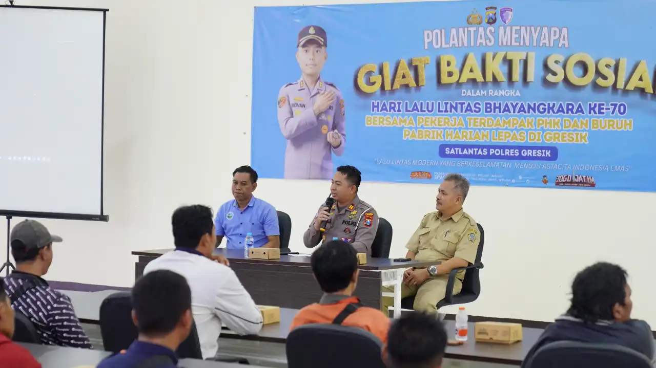 Satlantas Polres Gresik Peringati HUT Lantas ke-70 dengan Baksos dan Pelatihan UMKM bagi Pekerja Terdampak PHK