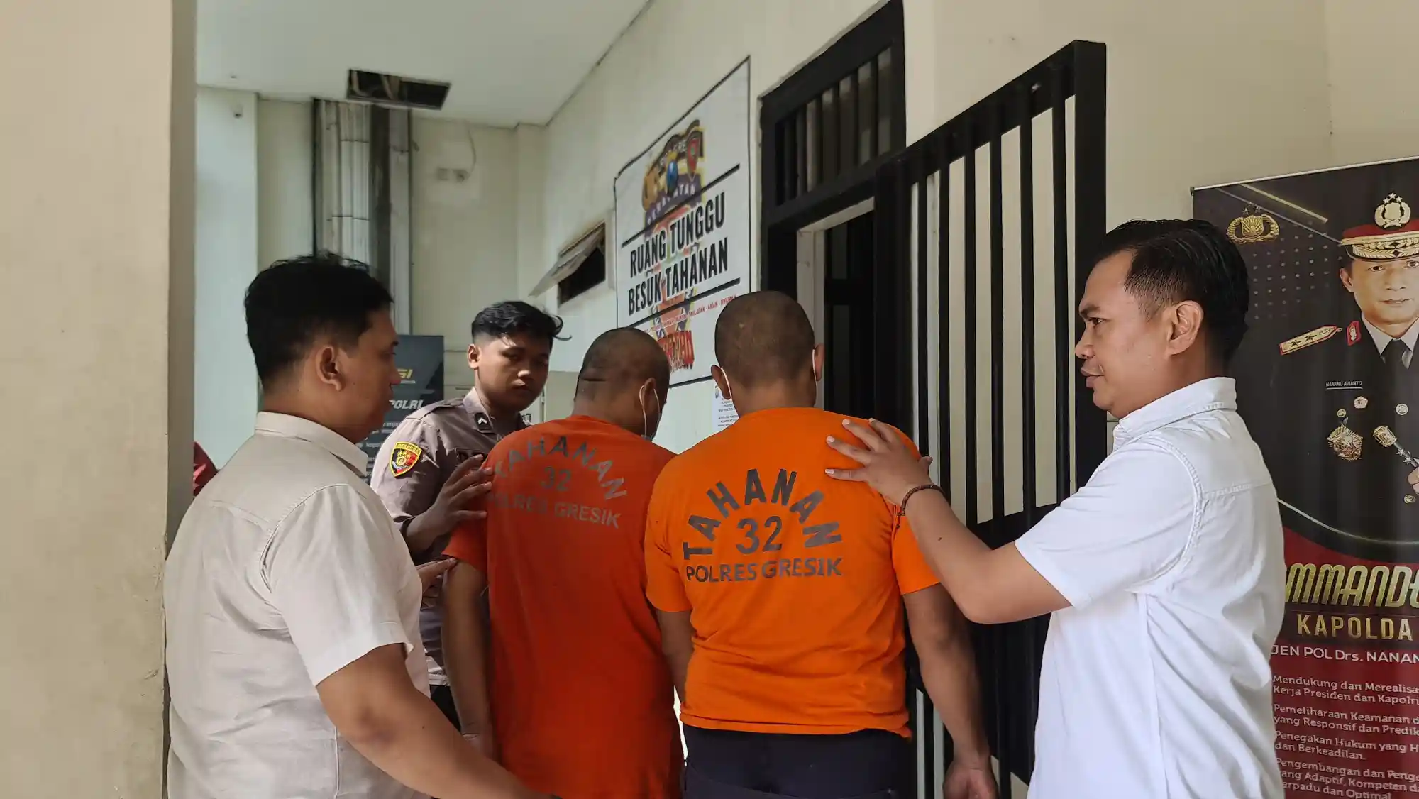 Satresnarkoba Polres Gresik Bekuk Dua Pengedar, Sita Sabu 84 Gram