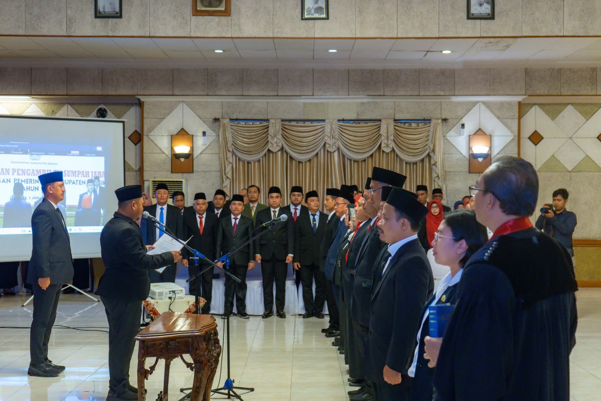 Bupati Gresik Lantik 55 Kepala Sekolah dan 21 Pejabat Fungsional