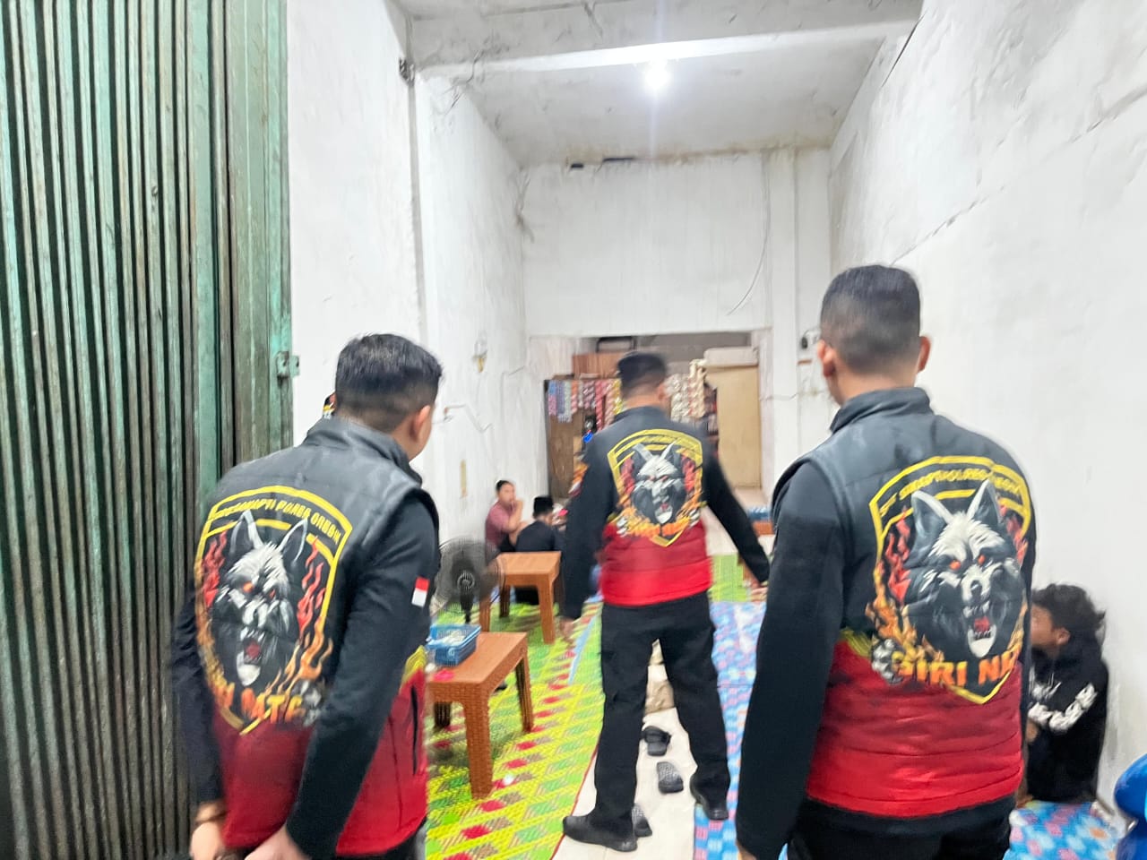 Jaga Kesucian Bulan Ramadhan 1447H, Polres Gresik Razia Warung Jual Miras di Manyar