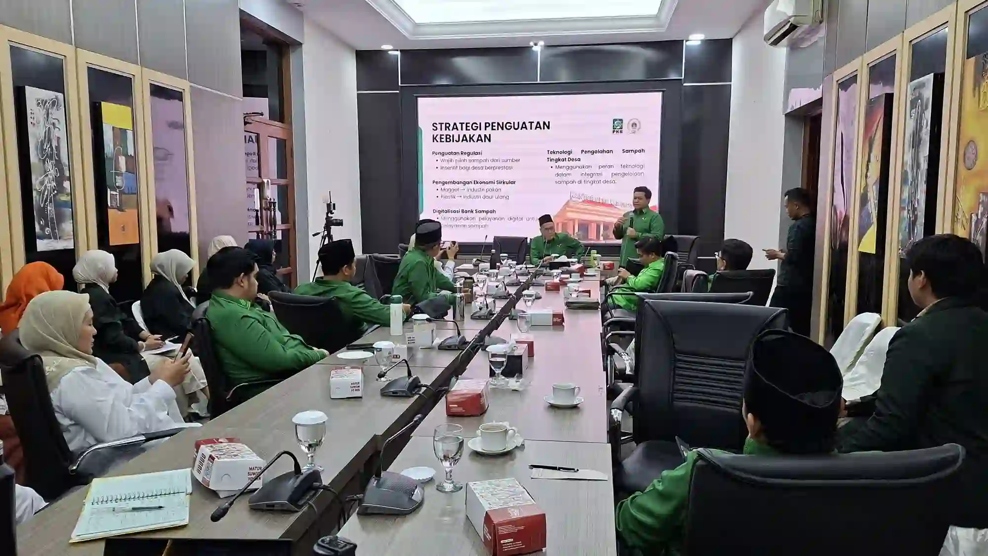 Darurat Sampah dan Ancaman Mikroplastik di Hari Bumi, DPRD Gresik Ajak Taubat Ekologi