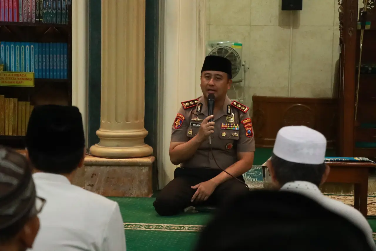 Kapolres Gresik Gelar Safari Subuh, Ajak Warga Jadi Polisi bagi Diri Sendiri